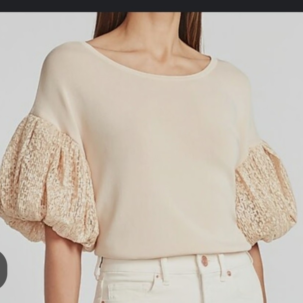 Express Cream Puff Sleeve Blouse. Size M. NWOT.